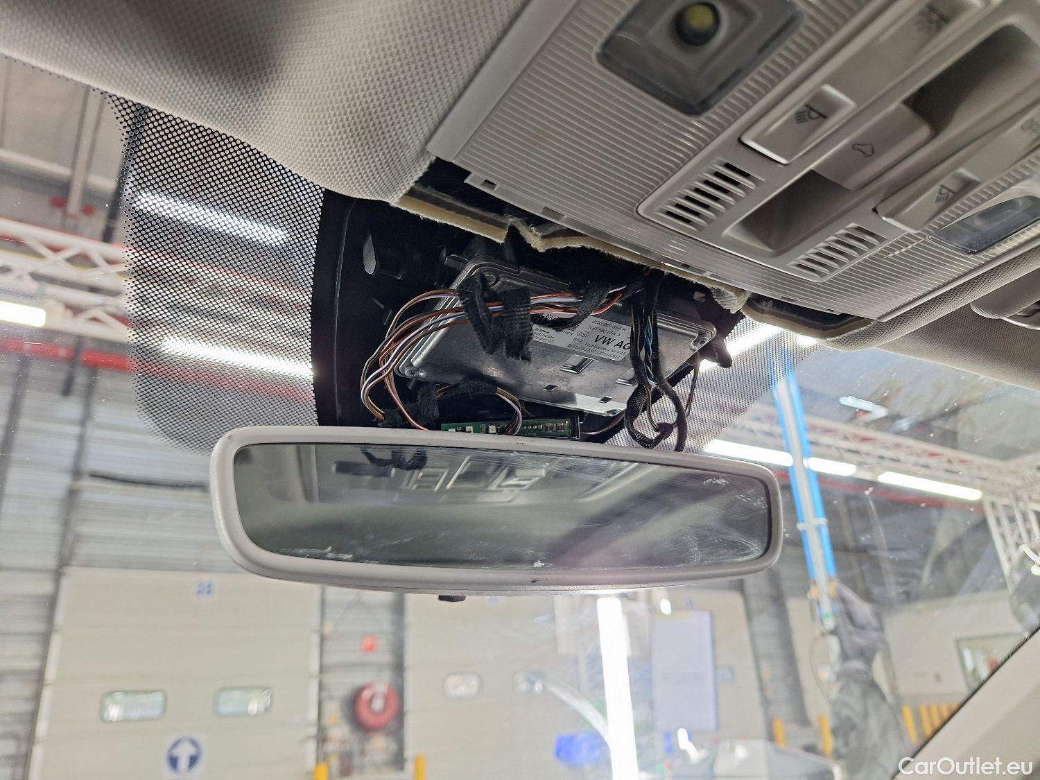  Volkswagen  T-ROC VW,  '17, Volkswagen  1.0 TSI Style 5d #50