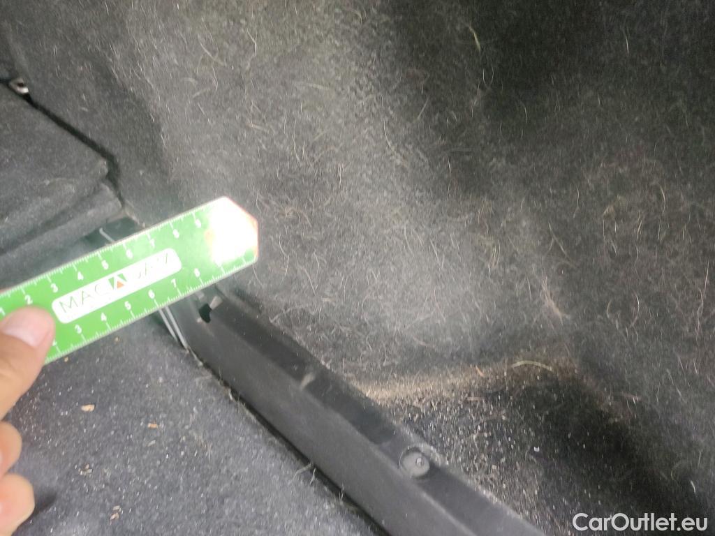  Volvo  XC 40 VOLVO XC40 / 2017 / 5P / todoterreno 2.0 B4 G AWD R-Design Auto #23