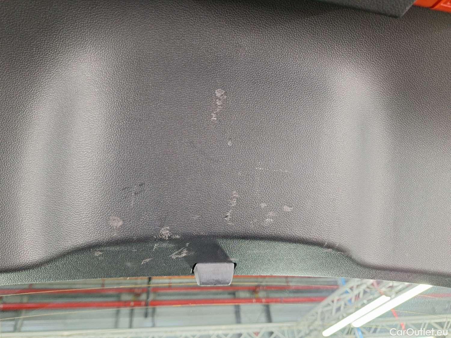  Volkswagen  T-ROC VW,  '17, Volkswagen  1.0 TSI Style 5d #36