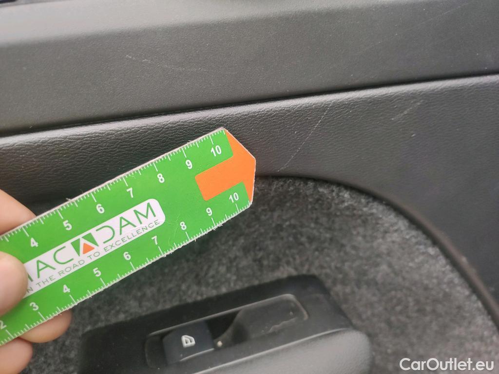  Volvo  XC 40 VOLVO XC40 / 2017 / 5P / todoterreno 2.0 B4 G AWD R-Design Auto #37