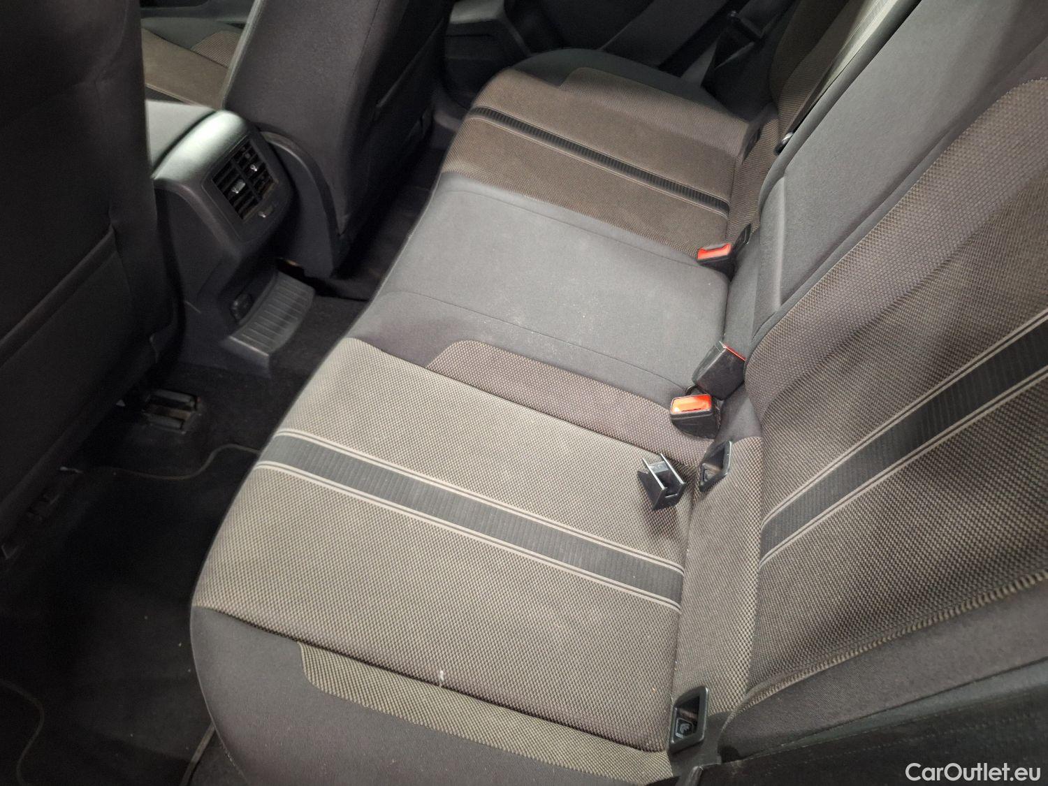  Volkswagen  T-ROC VW,  '17, Volkswagen  1.0 TSI Style 5d #47