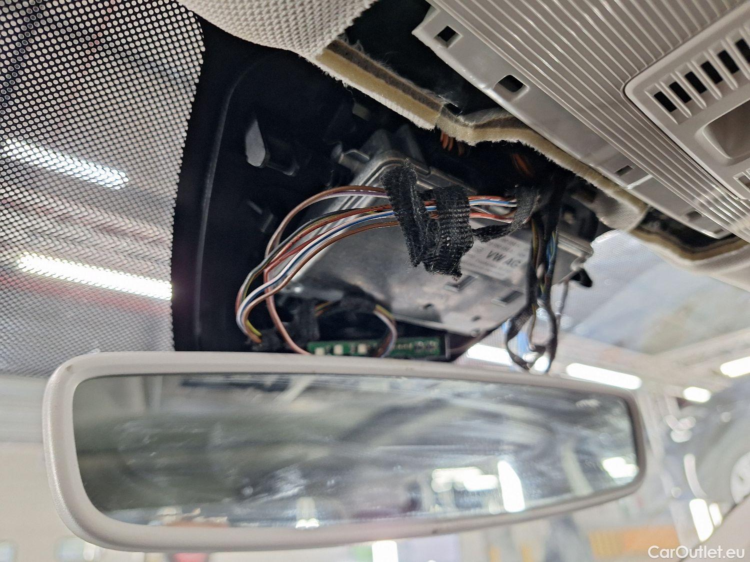  Volkswagen  T-ROC VW,  '17, Volkswagen  1.0 TSI Style 5d #51