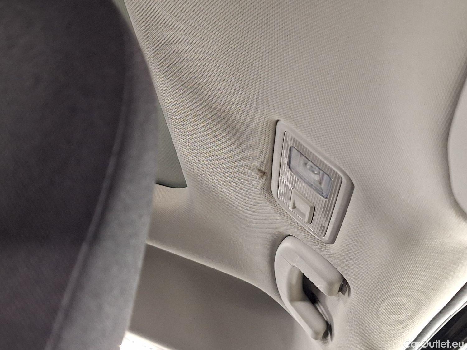  Volkswagen  T-ROC VW,  '17, Volkswagen  1.0 TSI Style 5d #49