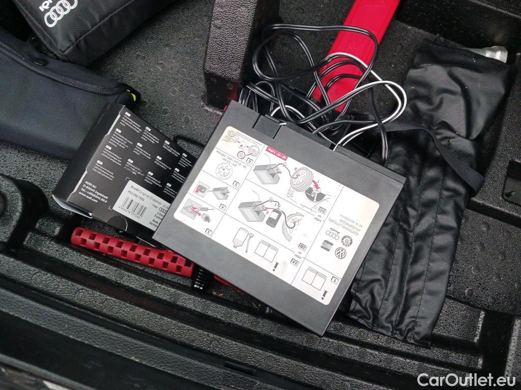  Audi  Q5 AUDI  / 2016 / 5P / todoterreno Design 35 TDI 120kW S tronic (AC) #2