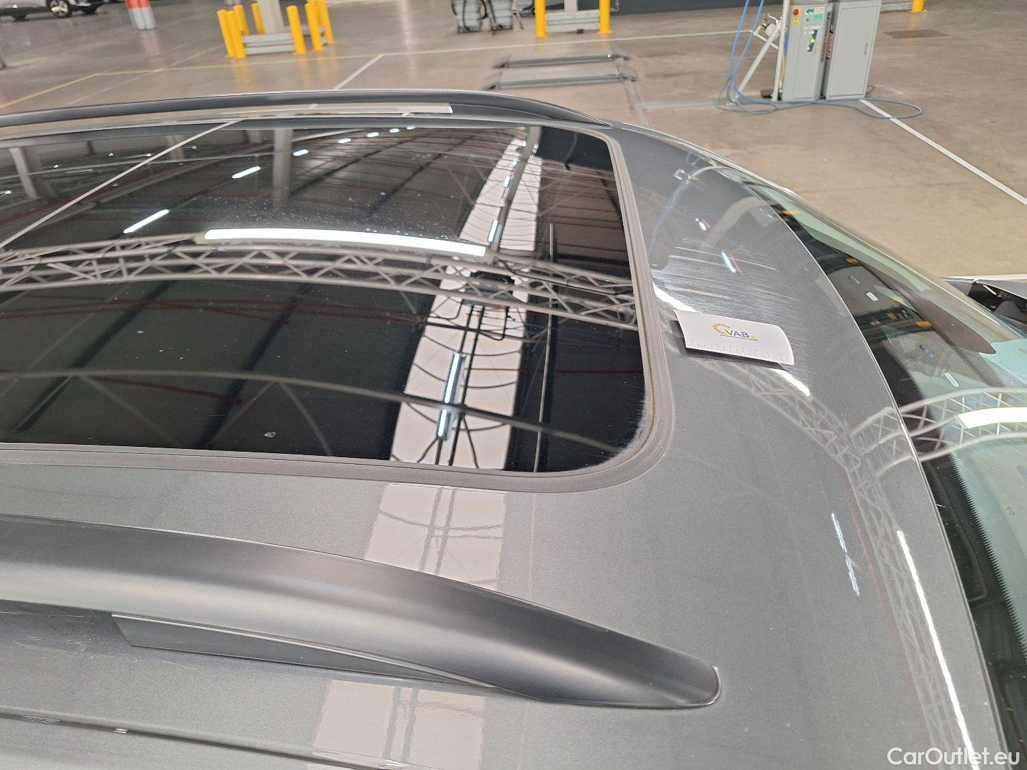  Volkswagen  T-ROC VW,  '17, Volkswagen  1.0 TSI Style 5d #33