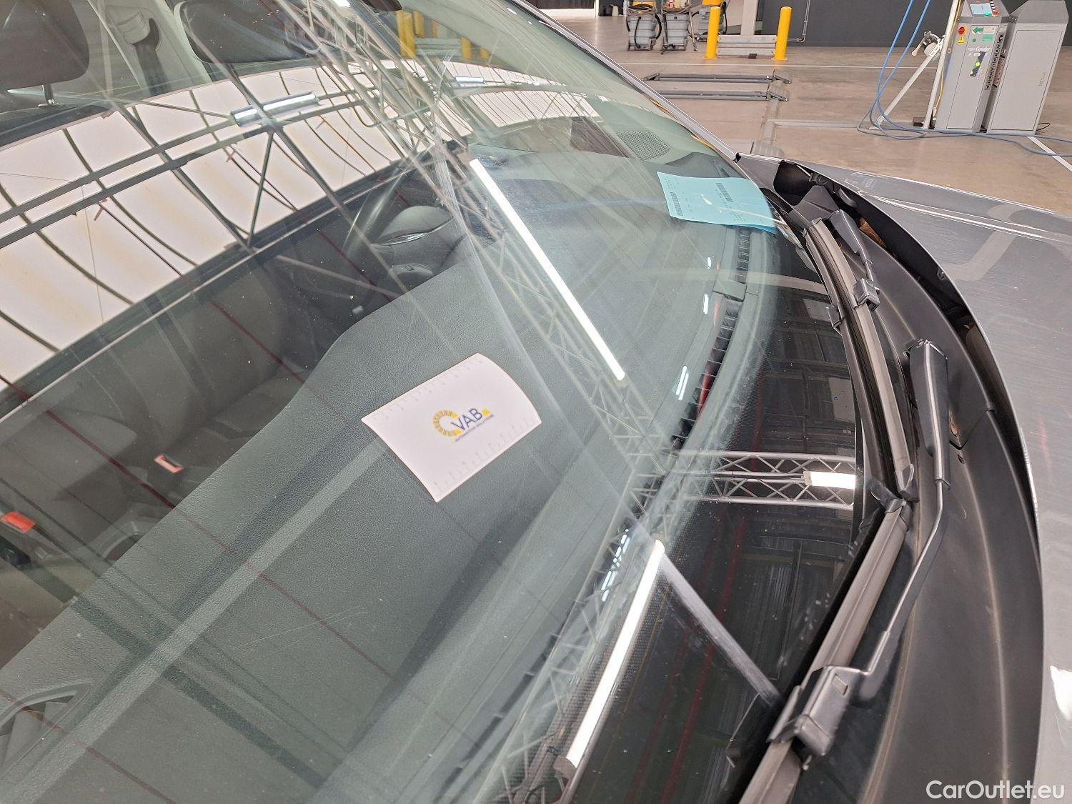  Volkswagen  T-ROC VW,  '17, Volkswagen  1.0 TSI Style 5d #32