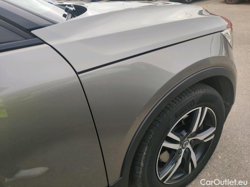  Volvo  XC 40 VOLVO XC40 / 2017 / 5P / todoterreno 2.0 B4 G AWD R-Design Auto #28