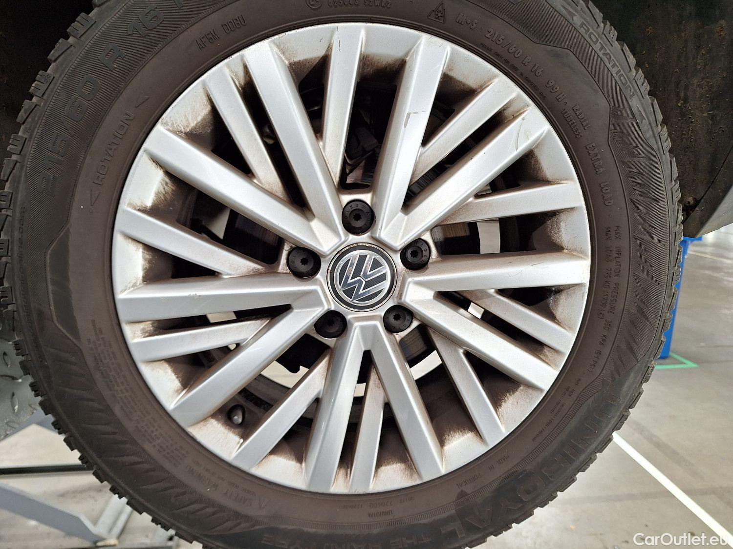  Volkswagen  T-ROC VW,  '17, Volkswagen  1.0 TSI Style 5d #1