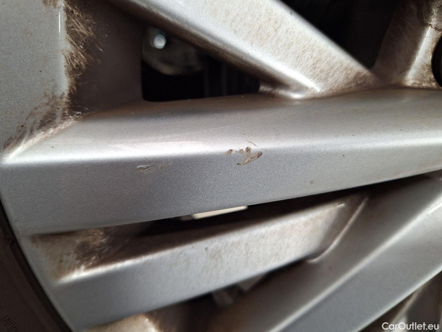  Volkswagen  T-ROC VW,  '17, Volkswagen  1.0 TSI Style 5d #4