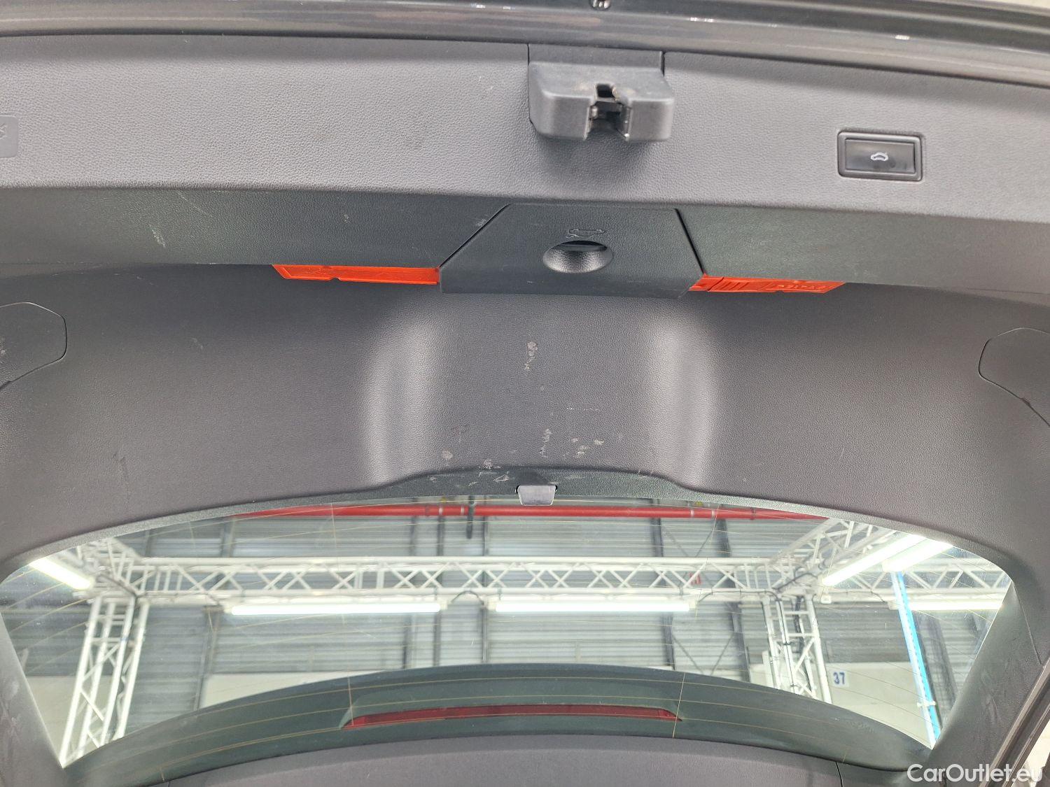  Volkswagen  T-ROC VW,  '17, Volkswagen  1.0 TSI Style 5d #35