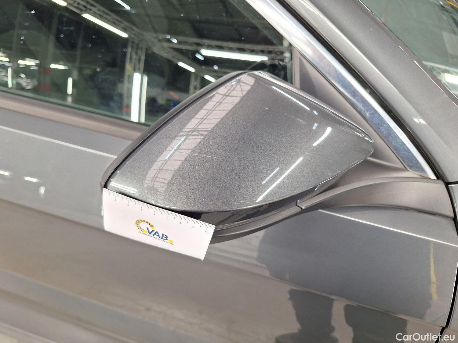  Volkswagen  T-ROC VW,  '17, Volkswagen  1.0 TSI Style 5d #29