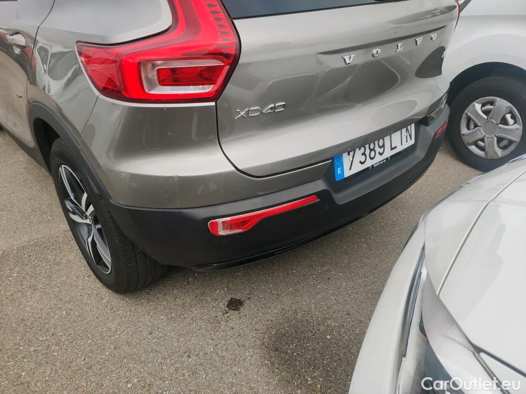  Volvo  XC 40 VOLVO XC40 / 2017 / 5P / todoterreno 2.0 B4 G AWD R-Design Auto #48