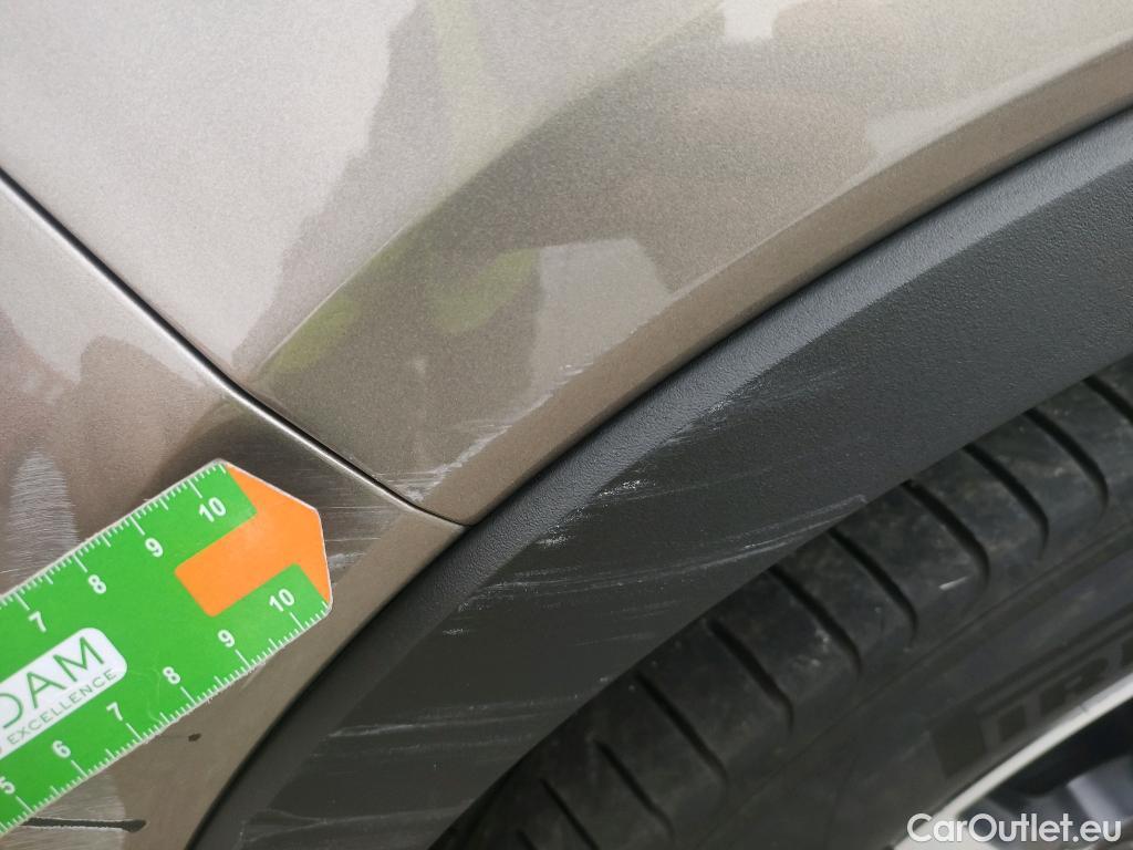  Volvo  XC 40 VOLVO XC40 / 2017 / 5P / todoterreno 2.0 B4 G AWD R-Design Auto #27