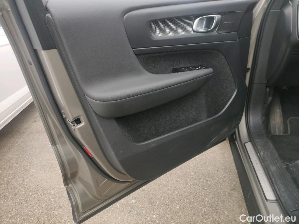  Volvo  XC 40 VOLVO XC40 / 2017 / 5P / todoterreno 2.0 B4 G AWD R-Design Auto #34