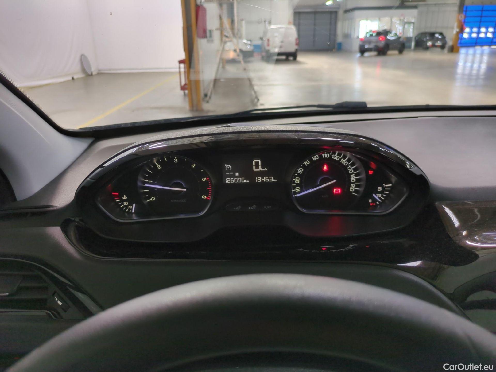  Peugeot  208  Affaire Premium Pack 1.5 HDi 100CV BVM5 E6dT #47