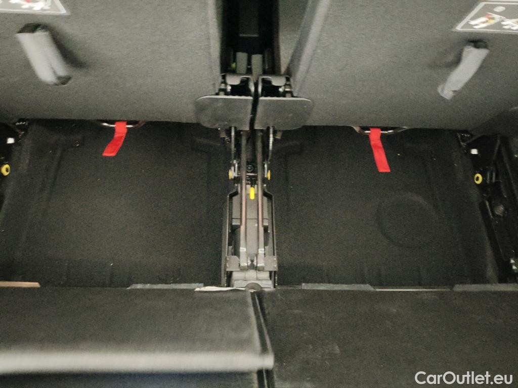  Peugeot  5008  Active Pack 1.2 PureTech 130CV BVM6 7 Sieges E6d #10