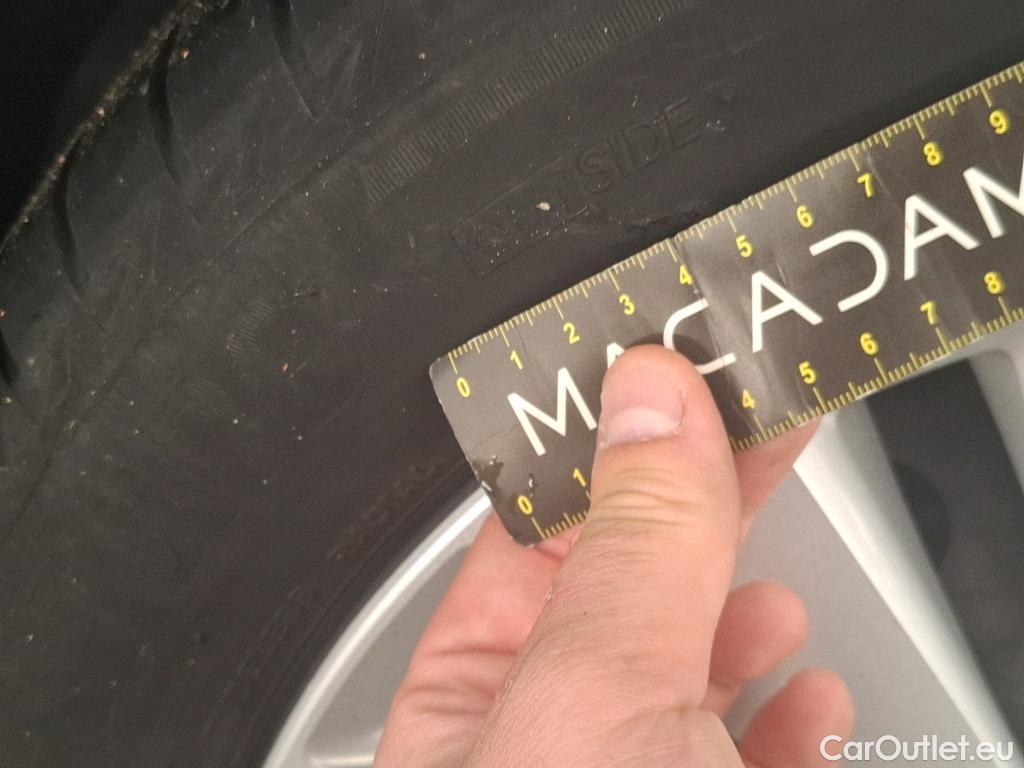  Nissan  Micra NISSAN  / 2016 / 5P / Berline IG-T 100 Business Edition #33