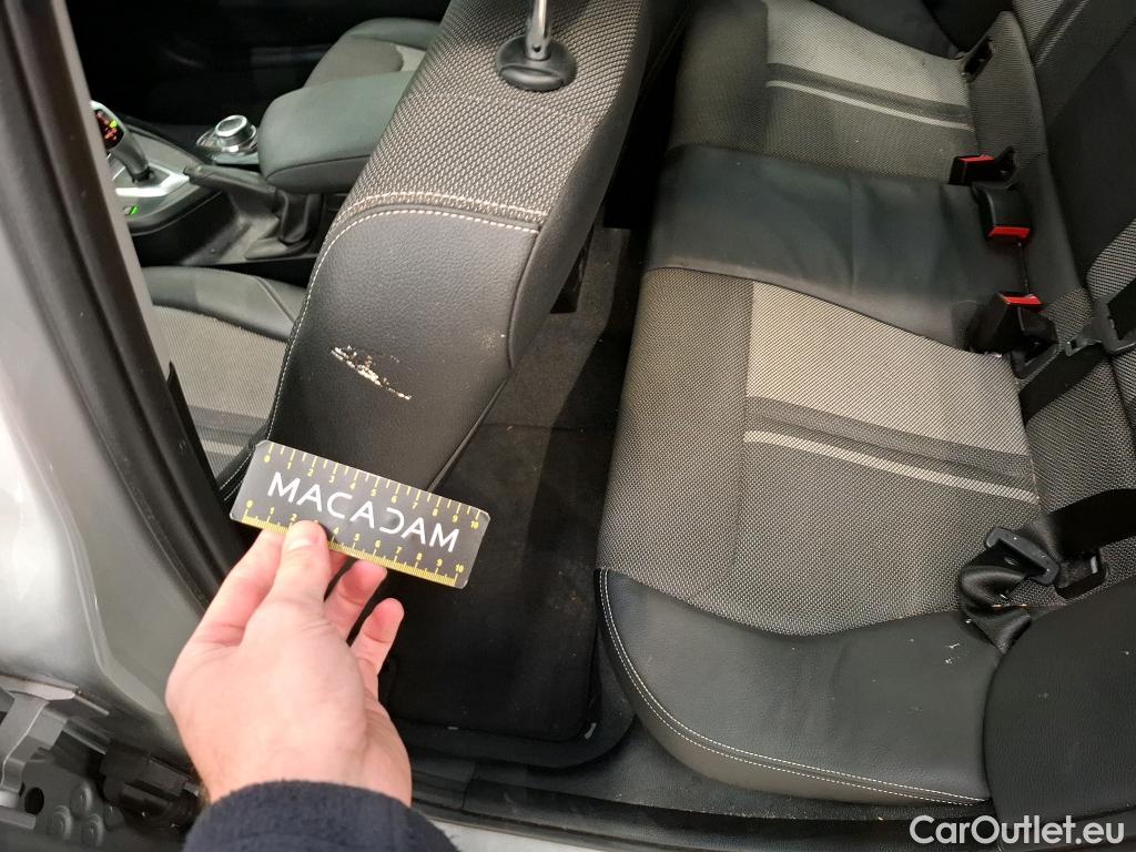  Bmw  Serie 1 Série 1 Berline 5porte 118d UrbanChic 2.0 150CV BVA8 E6 #9