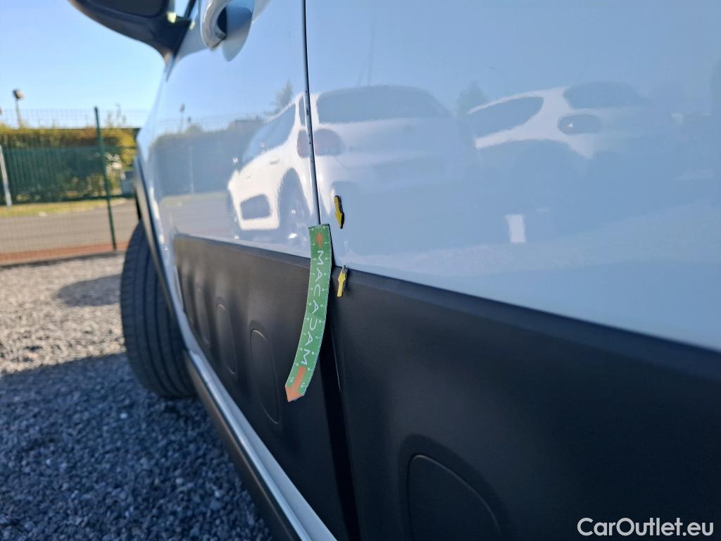  Citroen  C3  Shine Business 1.2 PureTech 110CV BVM6 E6dT #4