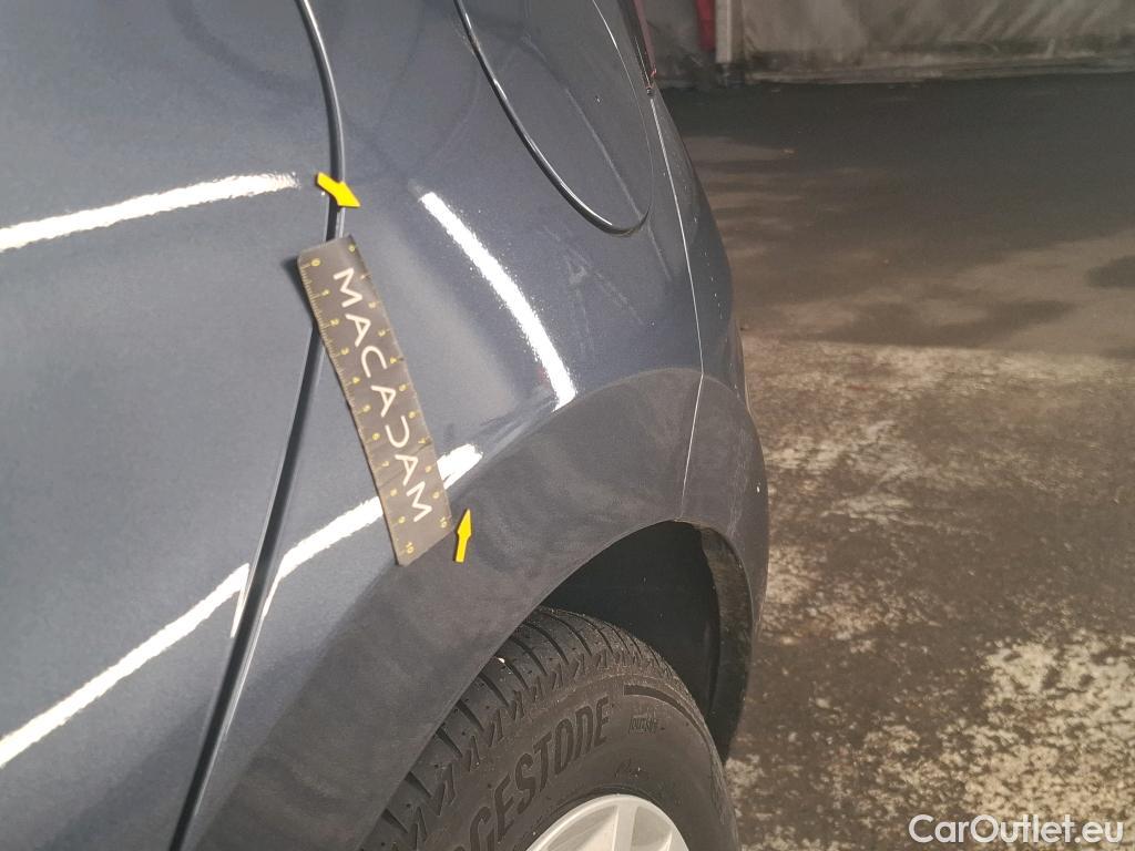  Nissan  Micra NISSAN  / 2016 / 5P / Berline IG-T 100 Business Edition #3