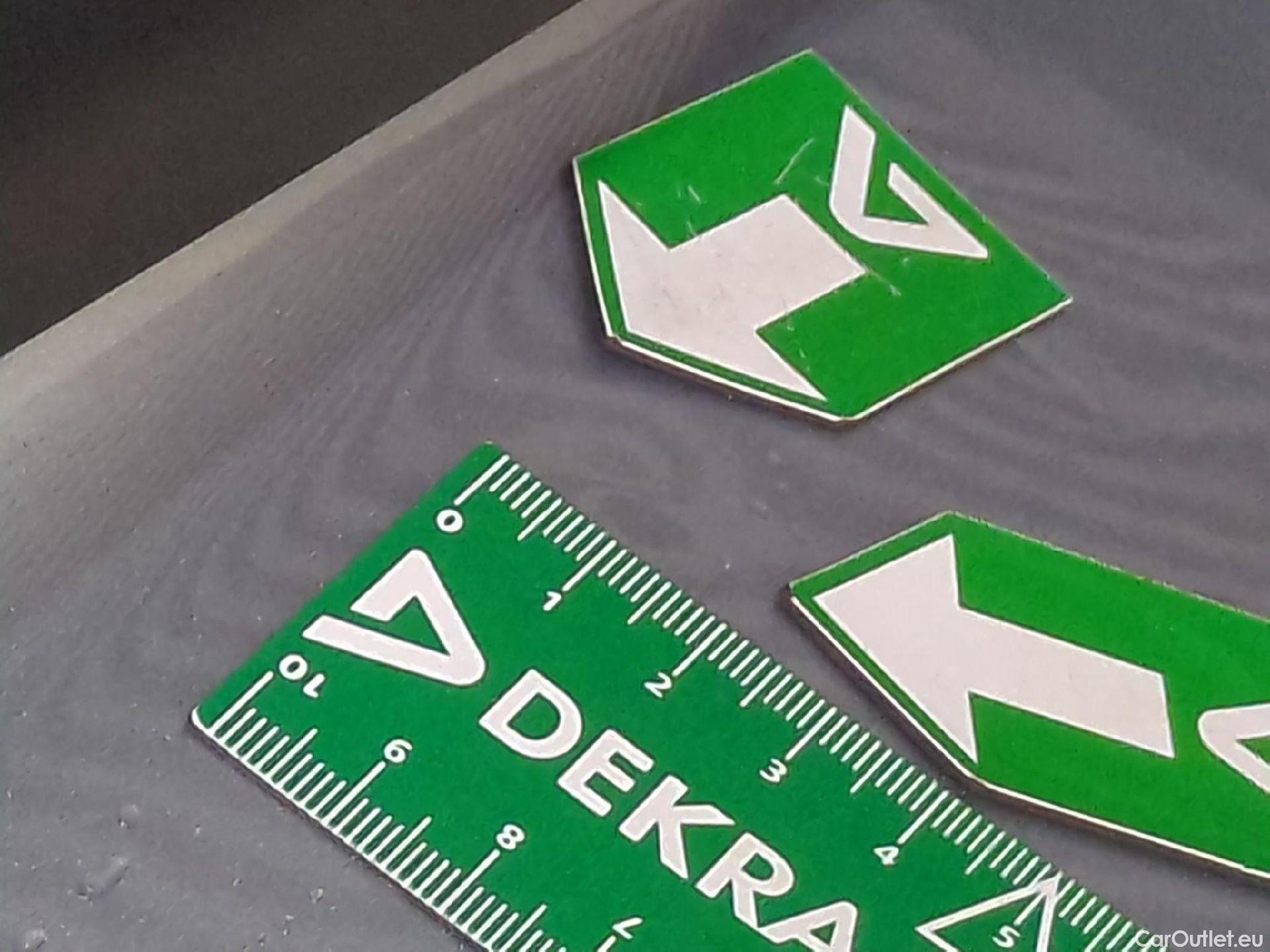  Renault  Captur RENAULT  5p Crossover Intens TCe 150 EDC FAP #8