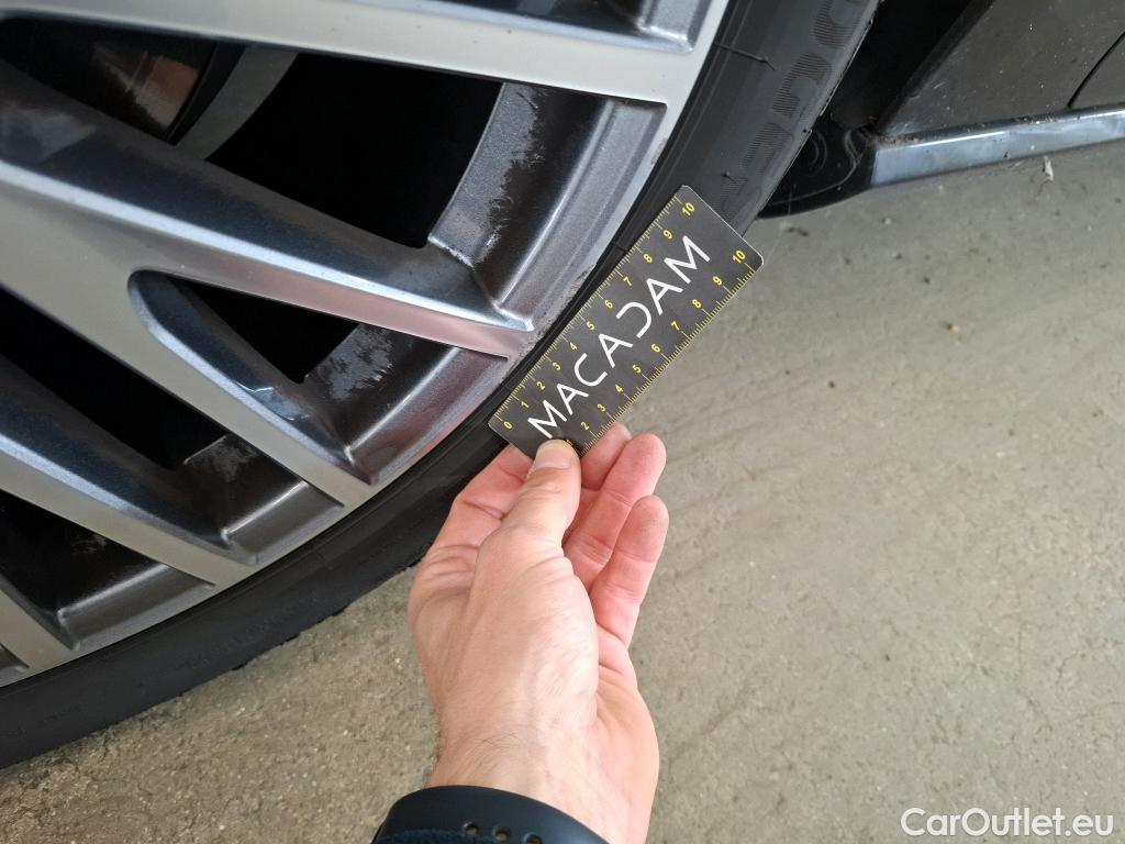  Mercedes  CLA-Klasse MERCEDES-BENZ CLA Coupe / 2019 / 4P / Coupé CLA 180 Business Line BA7 #4