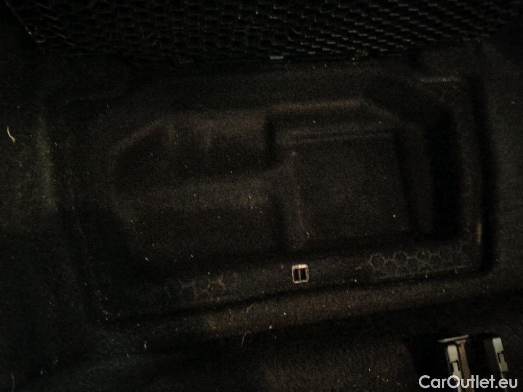  Peugeot  5008  Active Pack 1.2 PureTech 130CV BVM6 7 Sieges E6d #9