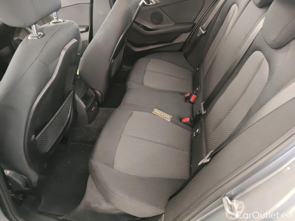  Bmw  Serie 1 BMW Série 1 / 2019 / 5P / Berline 116i DKG7 Business Design #4