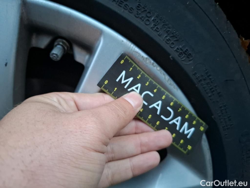  Bmw  Serie 1 BMW Série 1 / 2019 / 5P / Berline 1.5 116D DKG7 Business Design #12