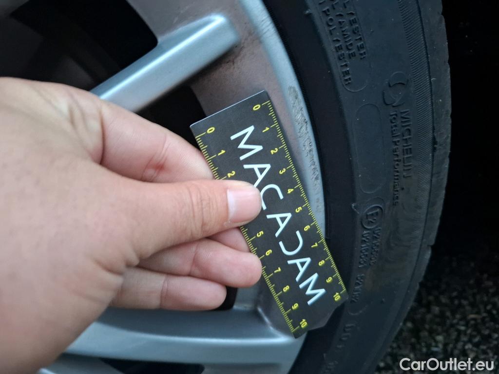  Bmw  Serie 1 BMW Série 1 / 2019 / 5P / Berline 1.5 116D DKG7 Business Design #13