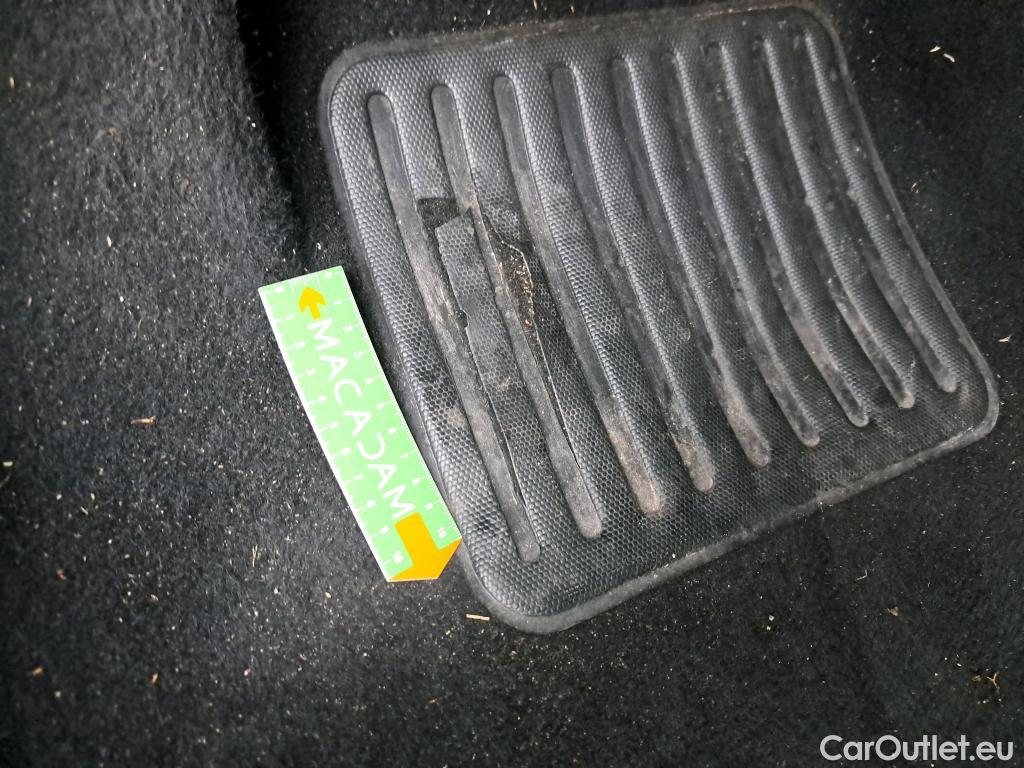  Peugeot  208  Active 1.6 HDi 75CV BVM5 E6 #3