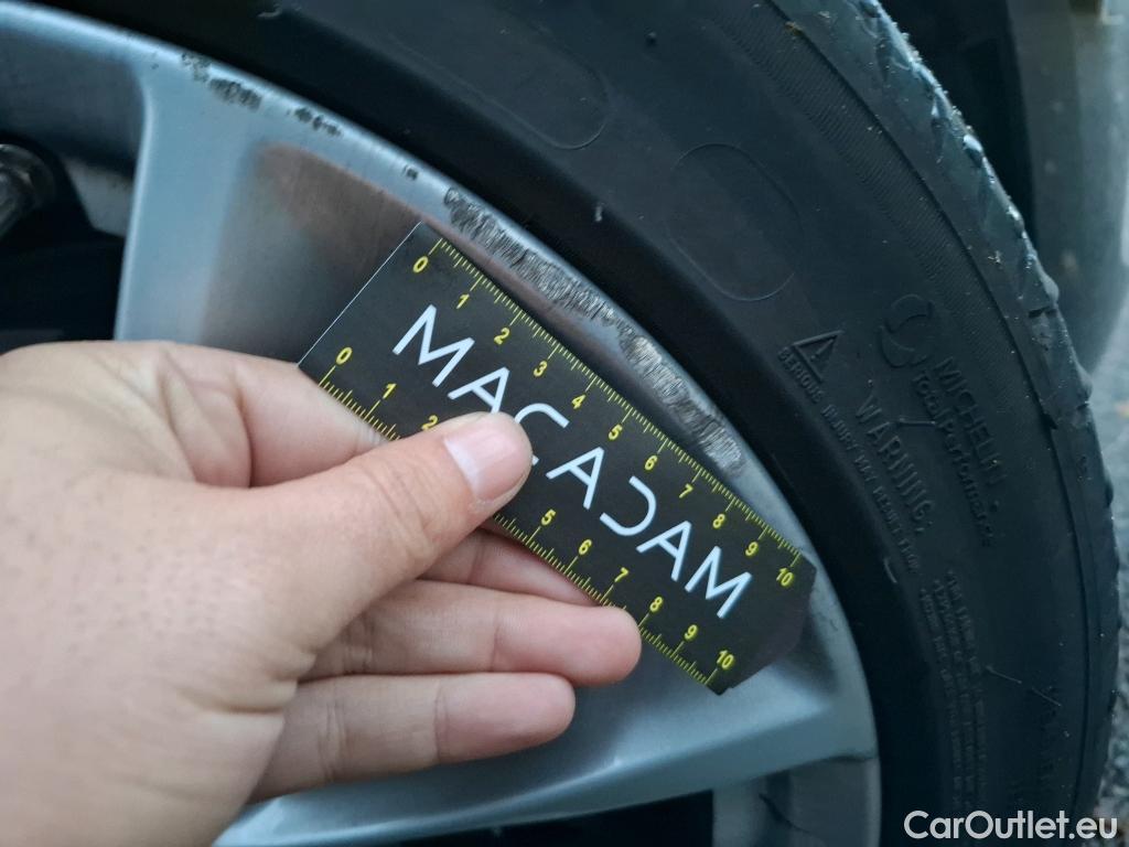  Bmw  Serie 1 BMW Série 1 / 2019 / 5P / Berline 1.5 116D DKG7 Business Design #16