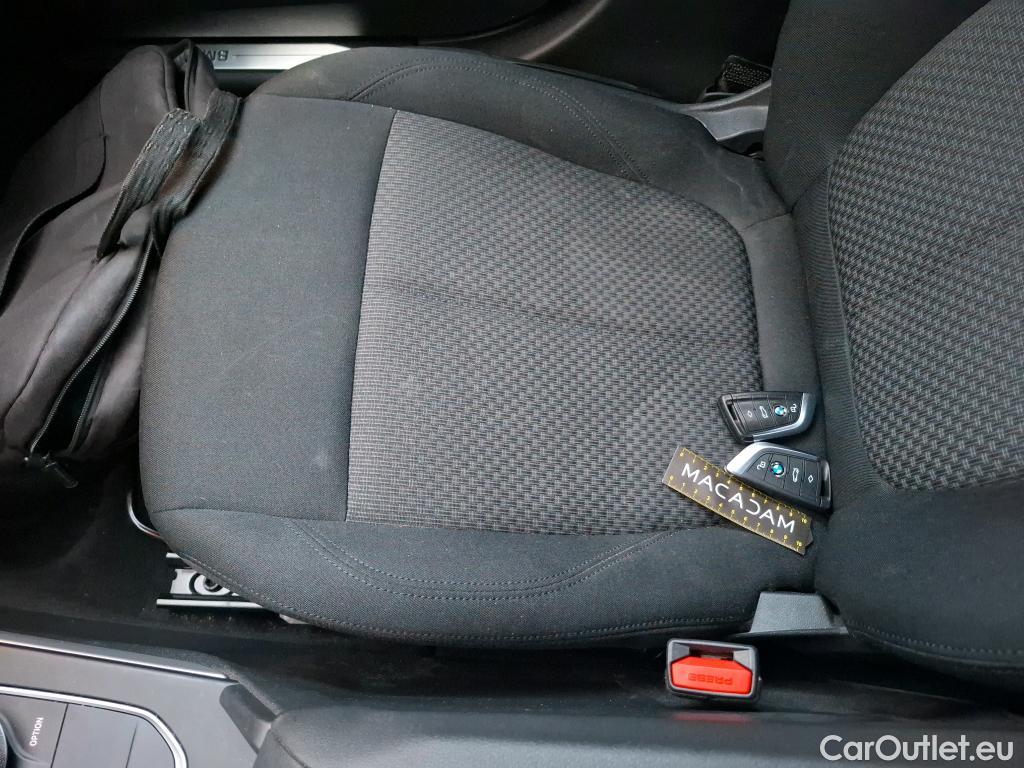  Bmw  Serie 1 BMW Série 1 / 2019 / 5P / Berline 1.5 116D DKG7 Business Design #1