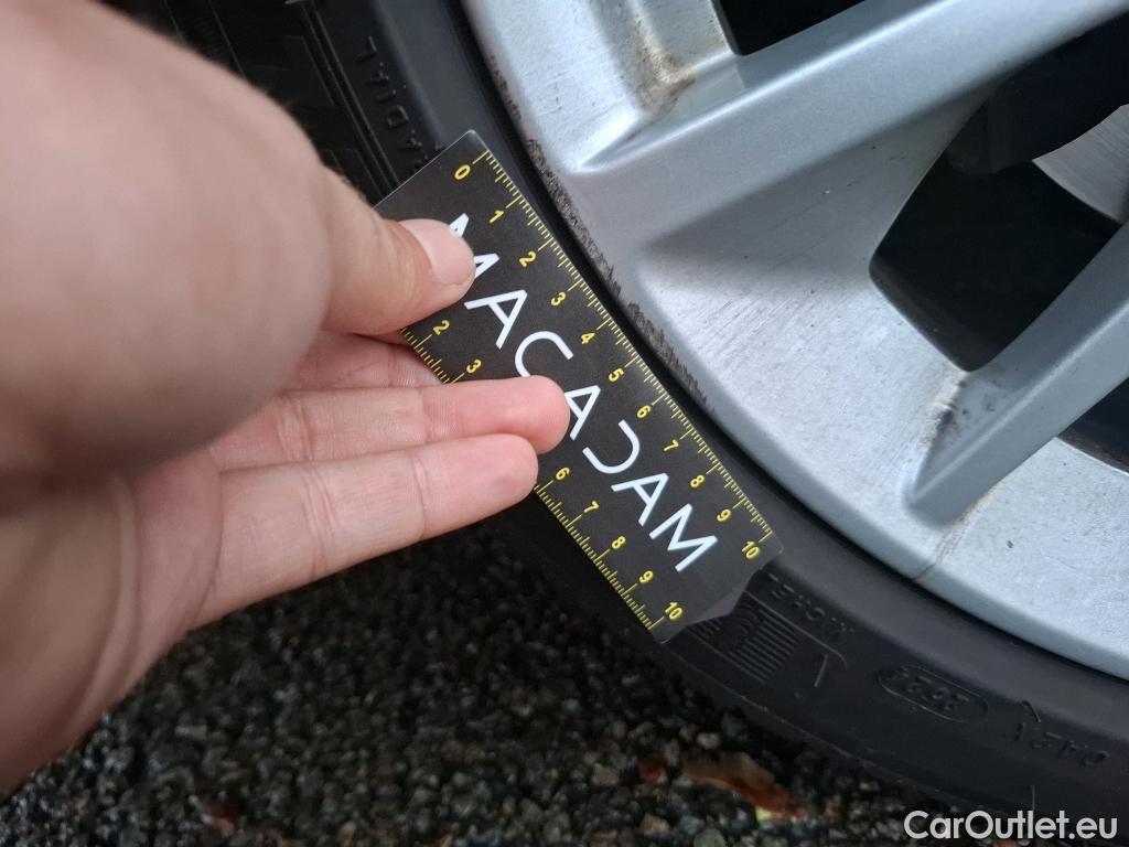  Bmw  Serie 1 BMW Série 1 / 2019 / 5P / Berline 1.5 116D DKG7 Business Design #9