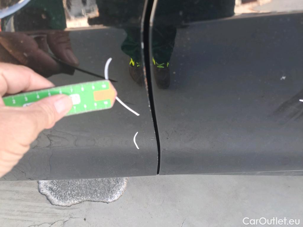  Bmw  Serie 1 BMW  / 2019 / 5P / berlina con portón 118i #5