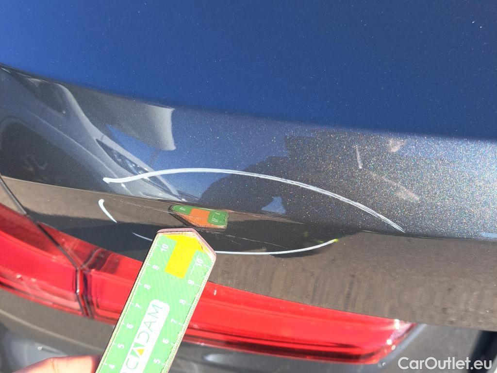  Bmw  Serie 3 BMW  / 2018 / 4P / sedán 318d #25