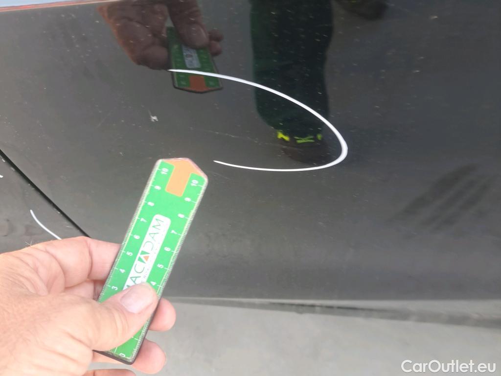  Bmw  Serie 1 BMW  / 2019 / 5P / berlina con portón 118i #17