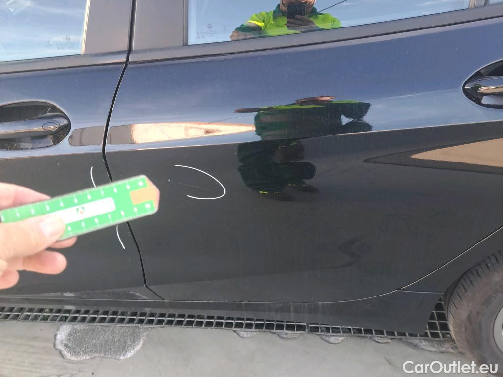  Bmw  Serie 1 BMW  / 2019 / 5P / berlina con portón 118i #16