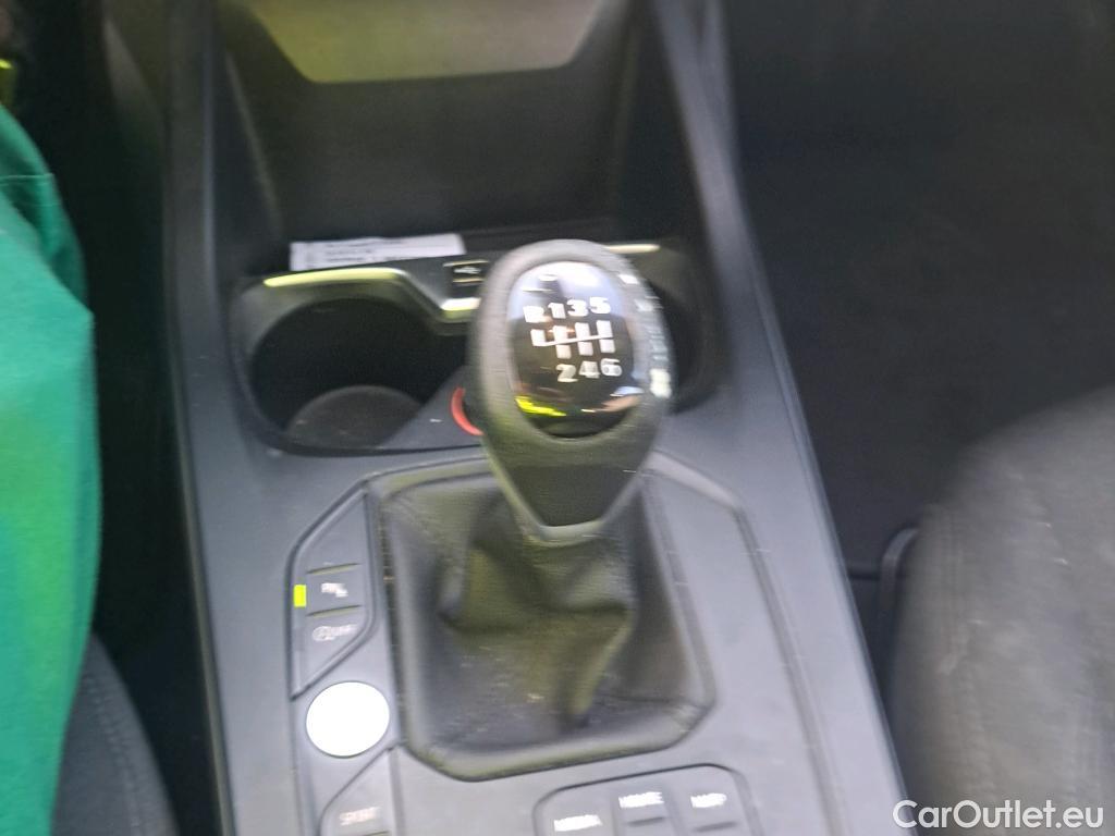  Bmw  Serie 1 BMW  / 2019 / 5P / berlina con portón 118i #9