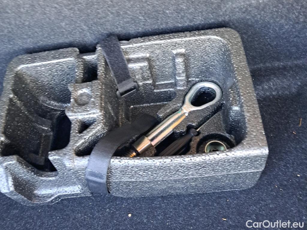  Bmw  X1 BMW  / 2019 / 5P / todoterreno sDrive16d #4