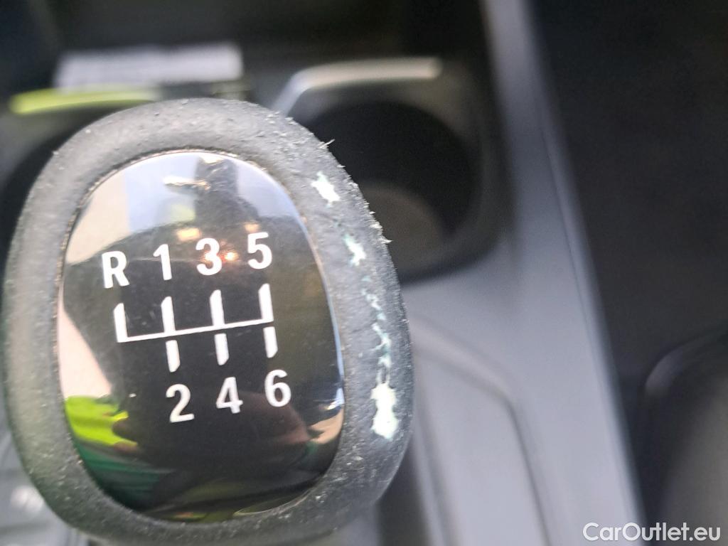  Bmw  Serie 1 BMW  / 2019 / 5P / berlina con portón 118i #10