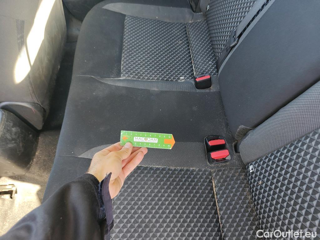  Nissan  Micra NISSAN  / 2017 / 5P / berlina con portón 1.5dCi 66 kW (90 CV) S&S Visia+ #57