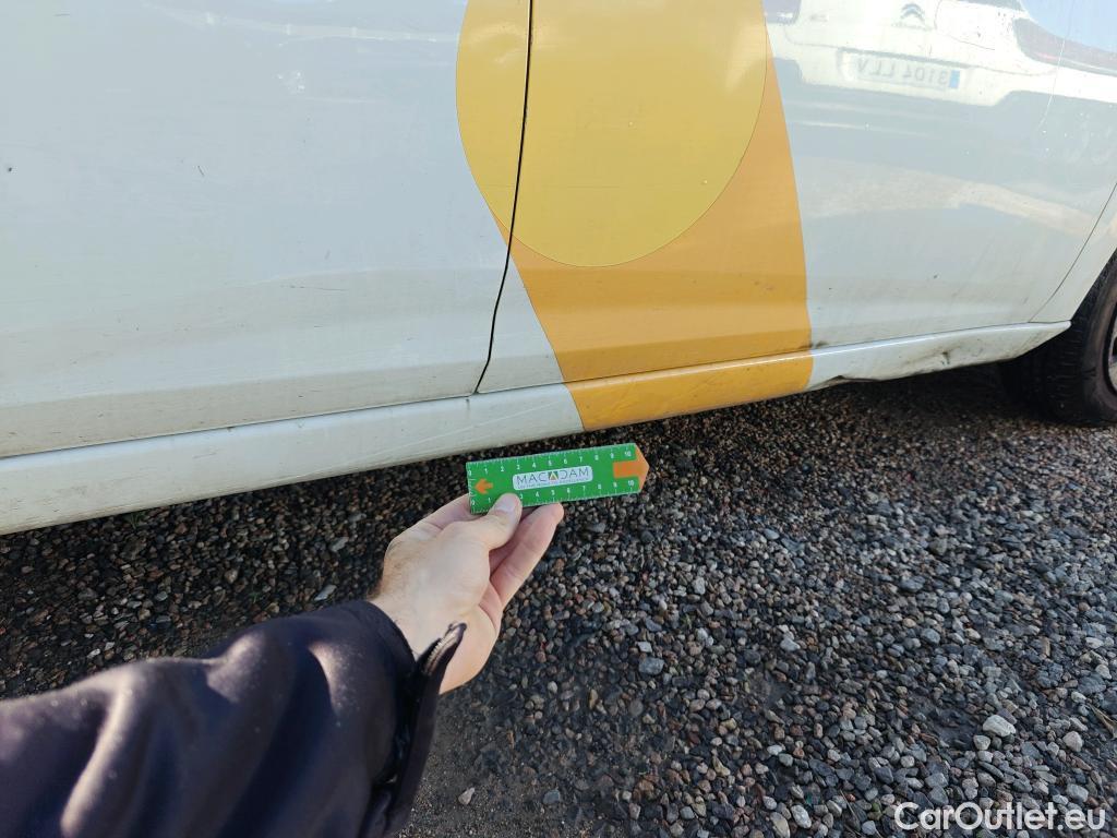  Nissan  Micra NISSAN  / 2017 / 5P / berlina con portón 1.5dCi 66 kW (90 CV) S&S Visia+ #8