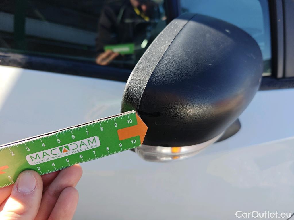  Nissan  Micra NISSAN  / 2017 / 5P / berlina con portón 1.5dCi 66 kW (90 CV) S&S Visia+ #94