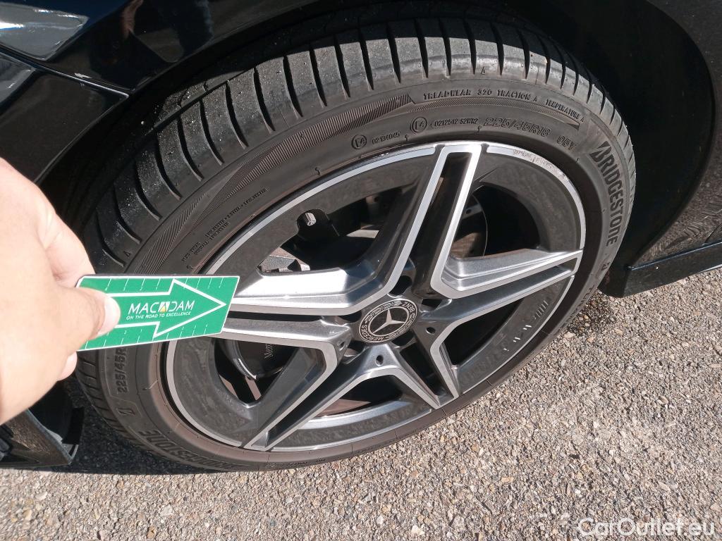  Mercedes  CLA-Klasse MERCEDES-BENZ CLA / 2019 / 5P / familiar CLA 250 e Shooting Brake #8