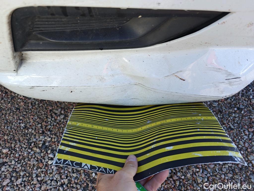  Nissan  Micra NISSAN  / 2017 / 5P / berlina con portón 1.5dCi 66 kW (90 CV) S&S Visia+ #48