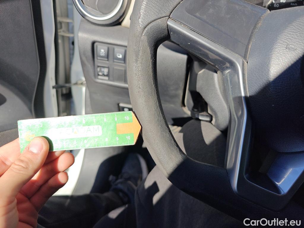  Nissan  Micra NISSAN  / 2017 / 5P / berlina con portón 1.5dCi 66 kW (90 CV) S&S Visia+ #74