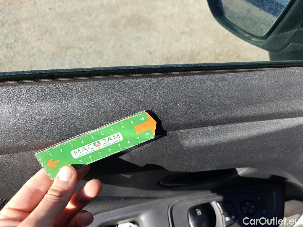  Nissan  Micra NISSAN  / 2017 / 5P / berlina con portón 1.5dCi 66 kW (90 CV) S&S Visia+ #71