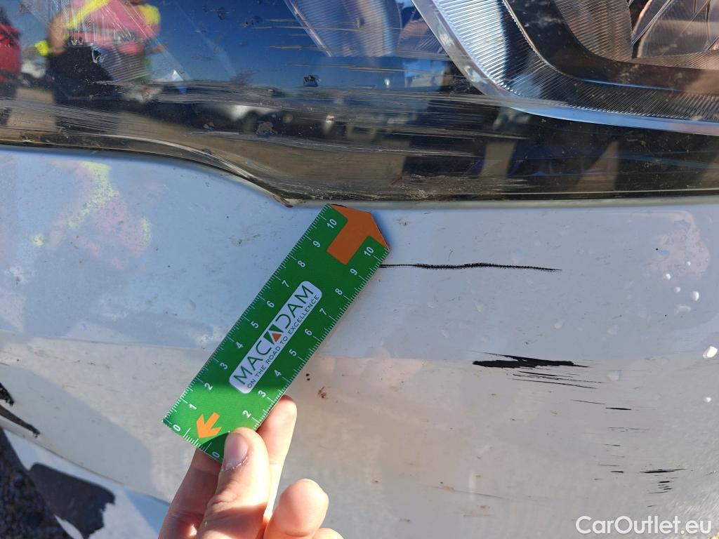  Nissan  Micra NISSAN  / 2017 / 5P / berlina con portón 1.5dCi 66 kW (90 CV) S&S Visia+ #3