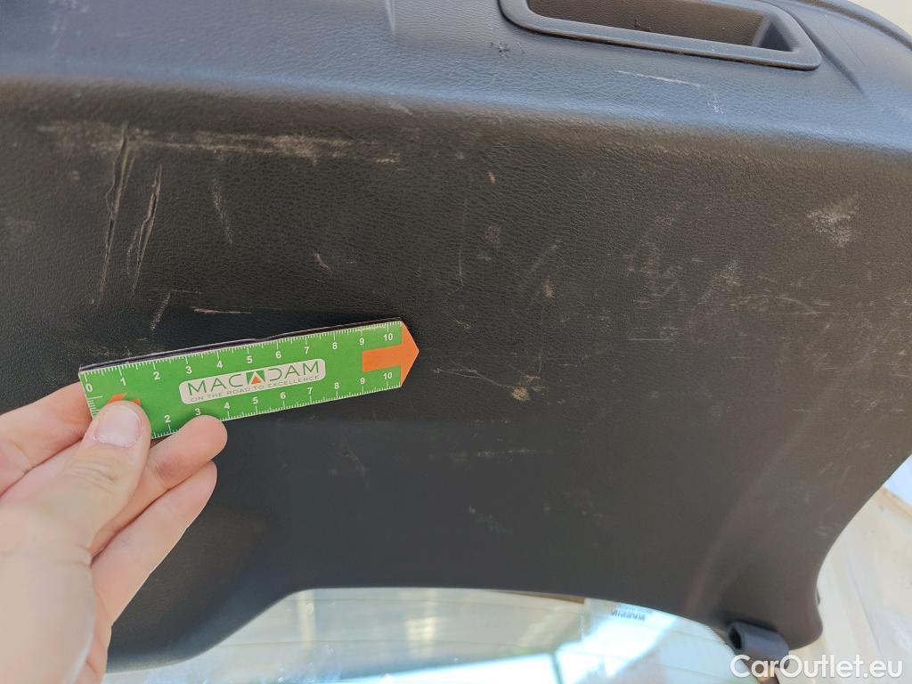  Nissan  Micra NISSAN  / 2017 / 5P / berlina con portón 1.5dCi 66 kW (90 CV) S&S Visia+ #65